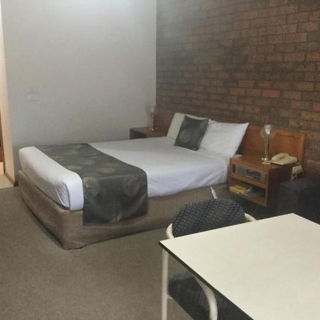 Sportslander Motor Inn Moama Eksteriør billede